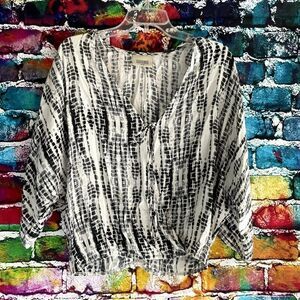 Lucy Love Size Small Wrap Style Shirt Top Blouse Small